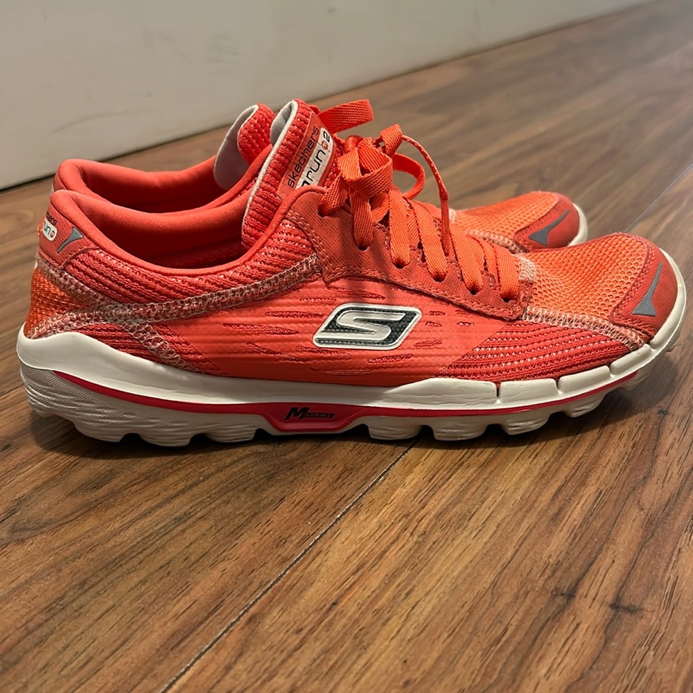 Skechers GoRun sneakers. Coral color. Size 7